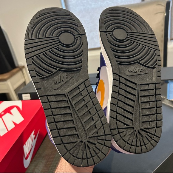 Jordan 1 Mid Size 10 Lakers (DQ8426-517) - Picture 7 of 7